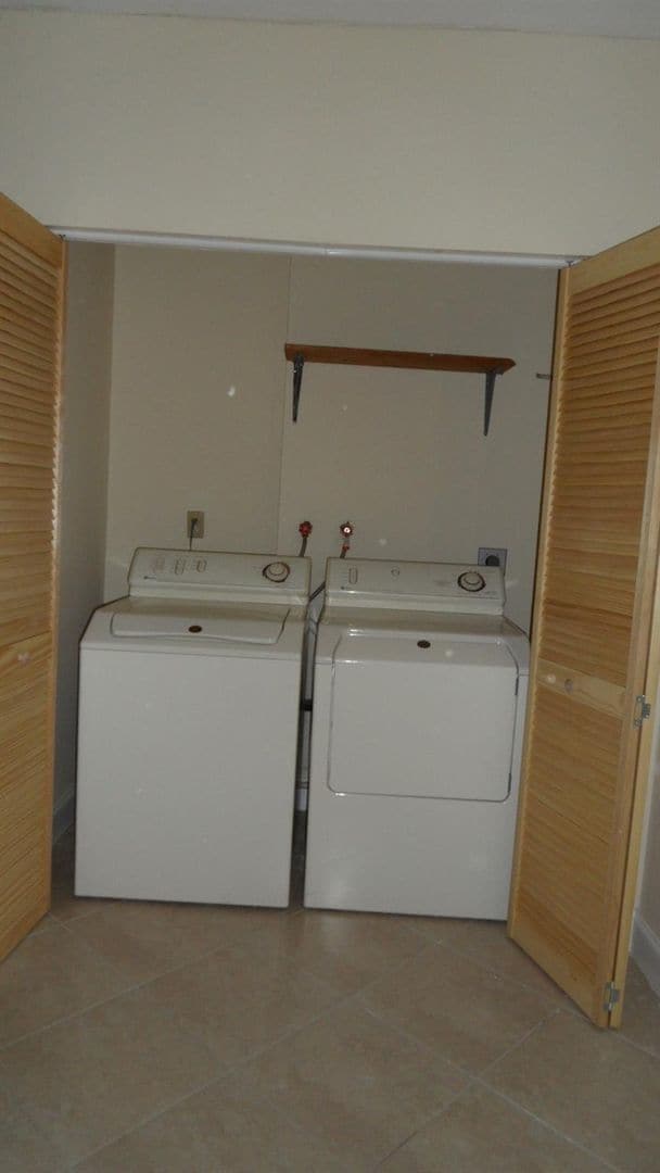 Building Photo - 9100 NW 26th Pl