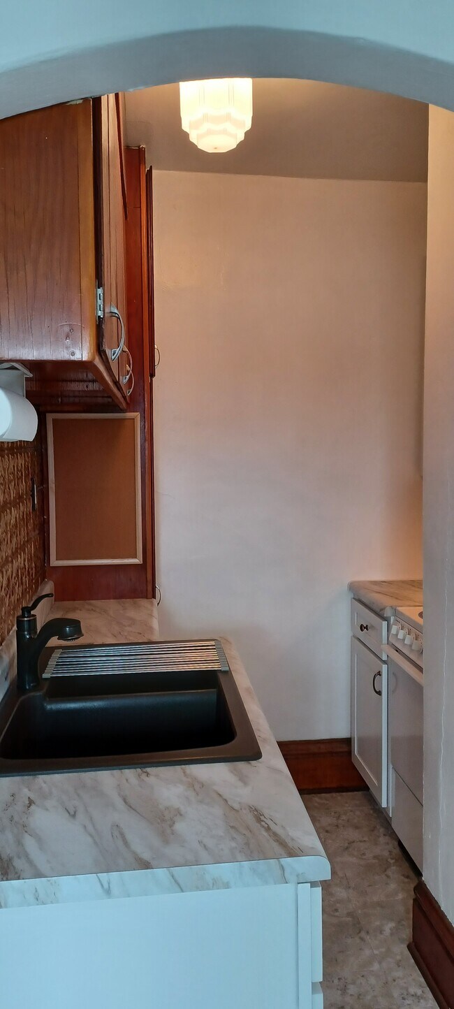 4640 W Beloit Rd Unit 4640, Milwaukee, WI 53214 Apartments in Milwaukee, WI