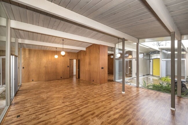 Building Photo - Wonderful Atrium Eichler in the Heart of Greenmeadow