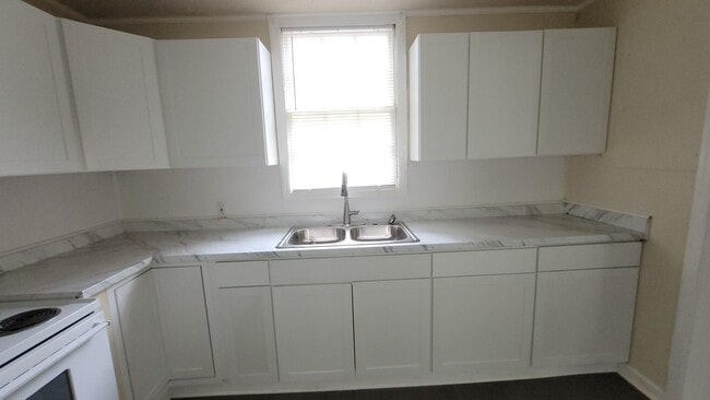 Building Photo - 308 Forrestal Ln