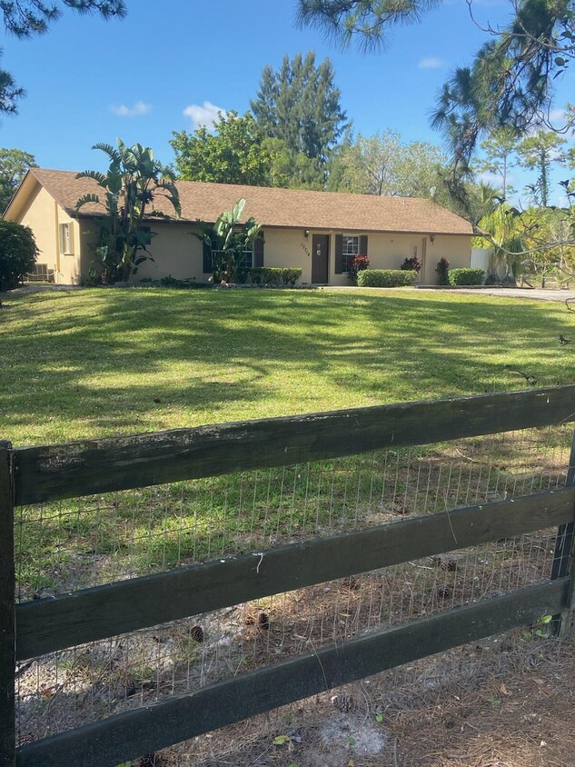 Primary Photo - 13714-13776 76th Rd N