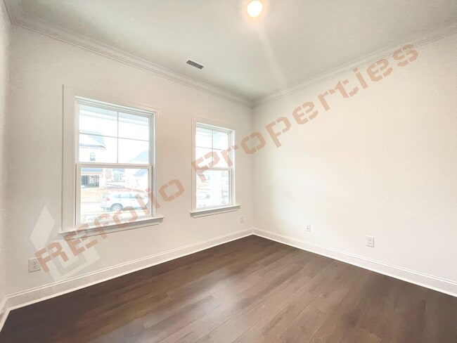 Foto del edificio - Beautiful Brand New 4 Bedroom, 3 Bathroom Home with 1st Fl Bedroom+  Office, 2-Car-Garage &High-S...