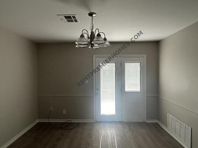 Building Photo - 9310 East 49th St. Tulsa OK 74145