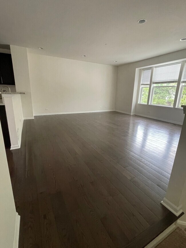 Building Photo - 128 Waterbury Ln