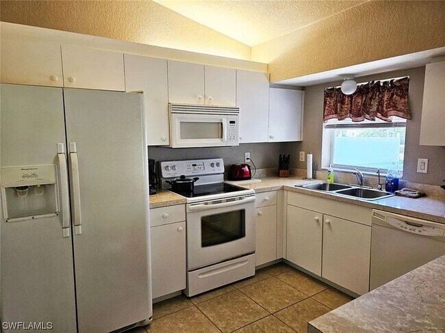 Foto del edificio - 3003 Nadine Ln