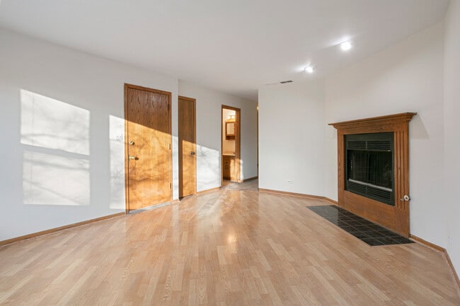 Building Photo - 1019 S Oakley Blvd