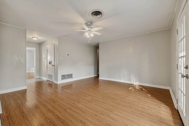 Foto del edificio - JULY 2025 PRE-LEASE!  4 Bedroom 2 Bathroom...