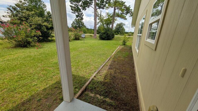 Foto del edificio - Spacious 2-Bedroom 2-Bathroom Duplex Apart...