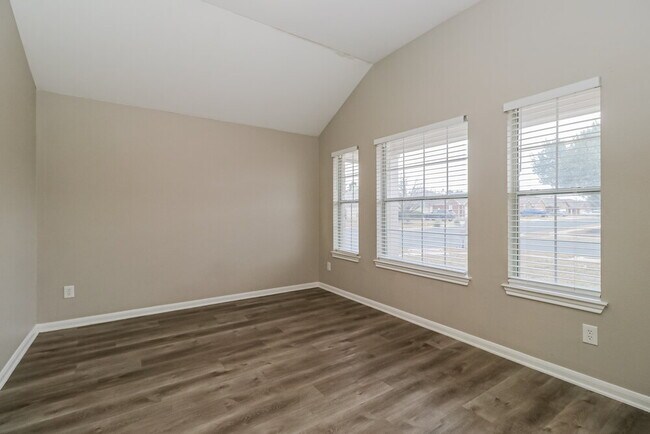 Foto del edificio - 200 N Crossing Trail