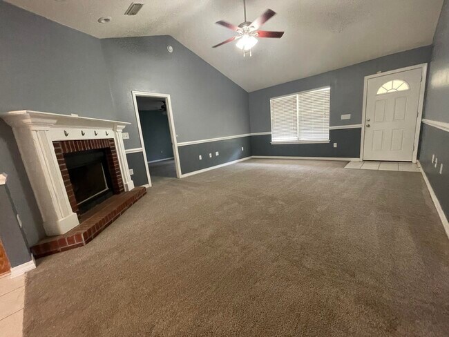 Foto del edificio - 3007 Pine Lake Ct