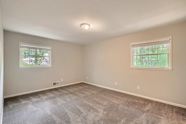 Building Photo - 1704 Chase Ridge Dr