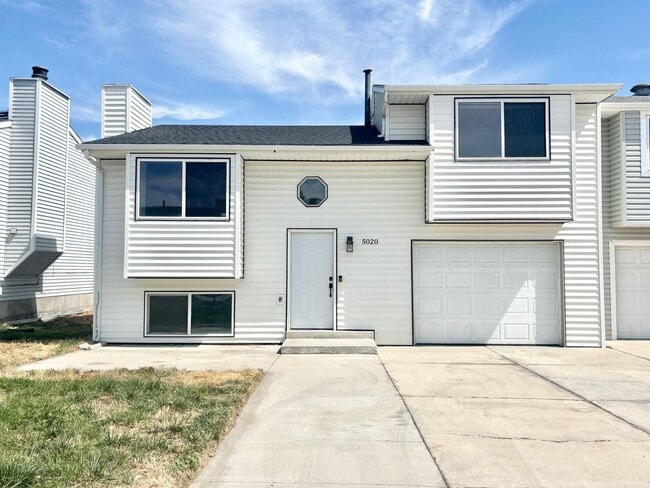 Awesome Remodel with 1 Car Garage! - Awesome Remodel with 1 Car Garage! House