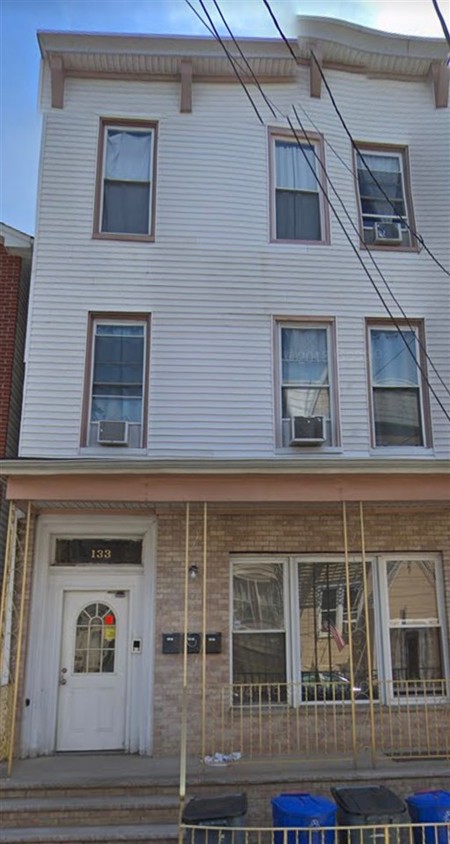 Building Photo - 133 South St