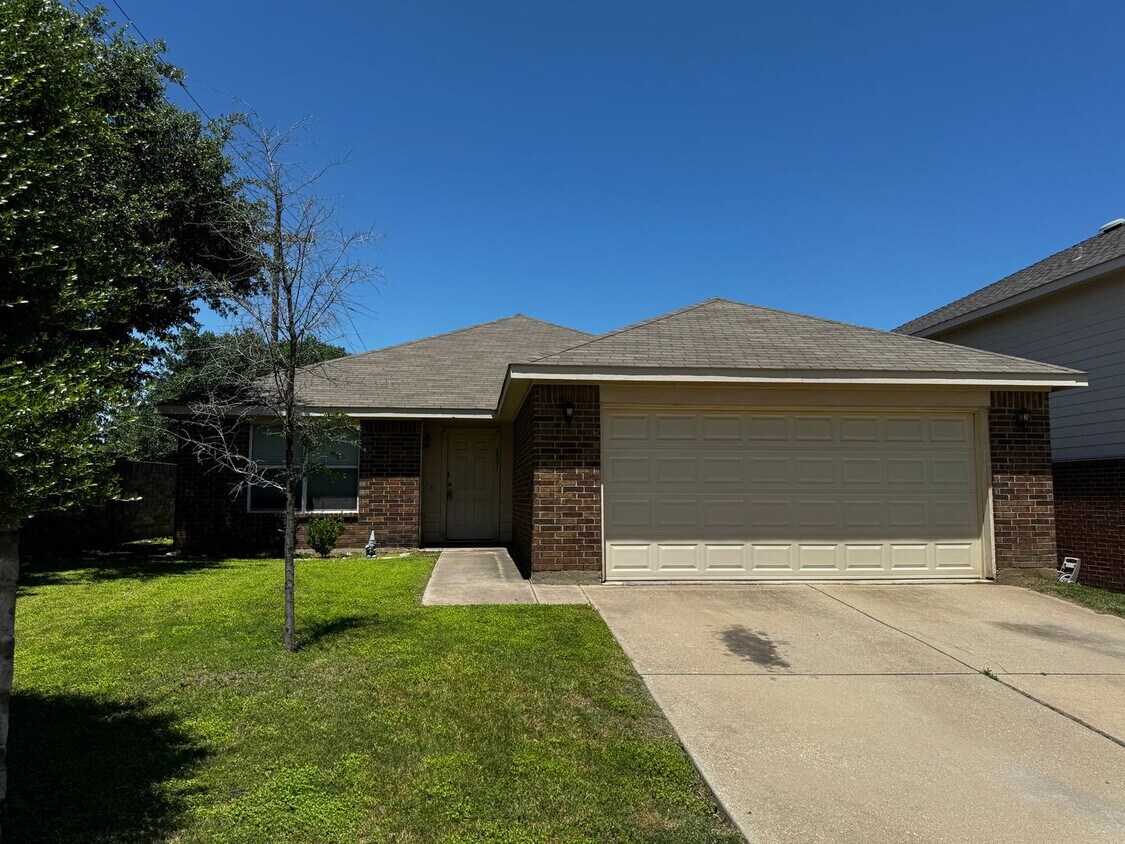 Primary Photo - No Stairs To Climb! Keller ISD and Fresh P...