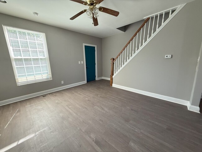 Foto del edificio - Fully Renovated 2BR Home w/ Fenced Yard & ...