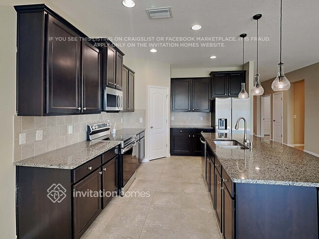 Building Photo - 15633 Trinity Fall Way