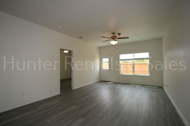 Foto del edificio - Modern New Construction Duplex