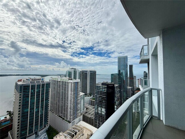 Foto del edificio - 1060 Brickell Ave