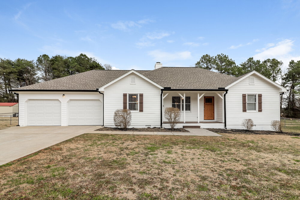 Primary Photo - 60 River Oaks Dr SW