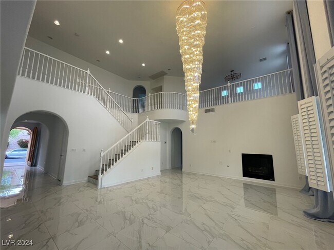 Foto del edificio - 944 White Feather Ln