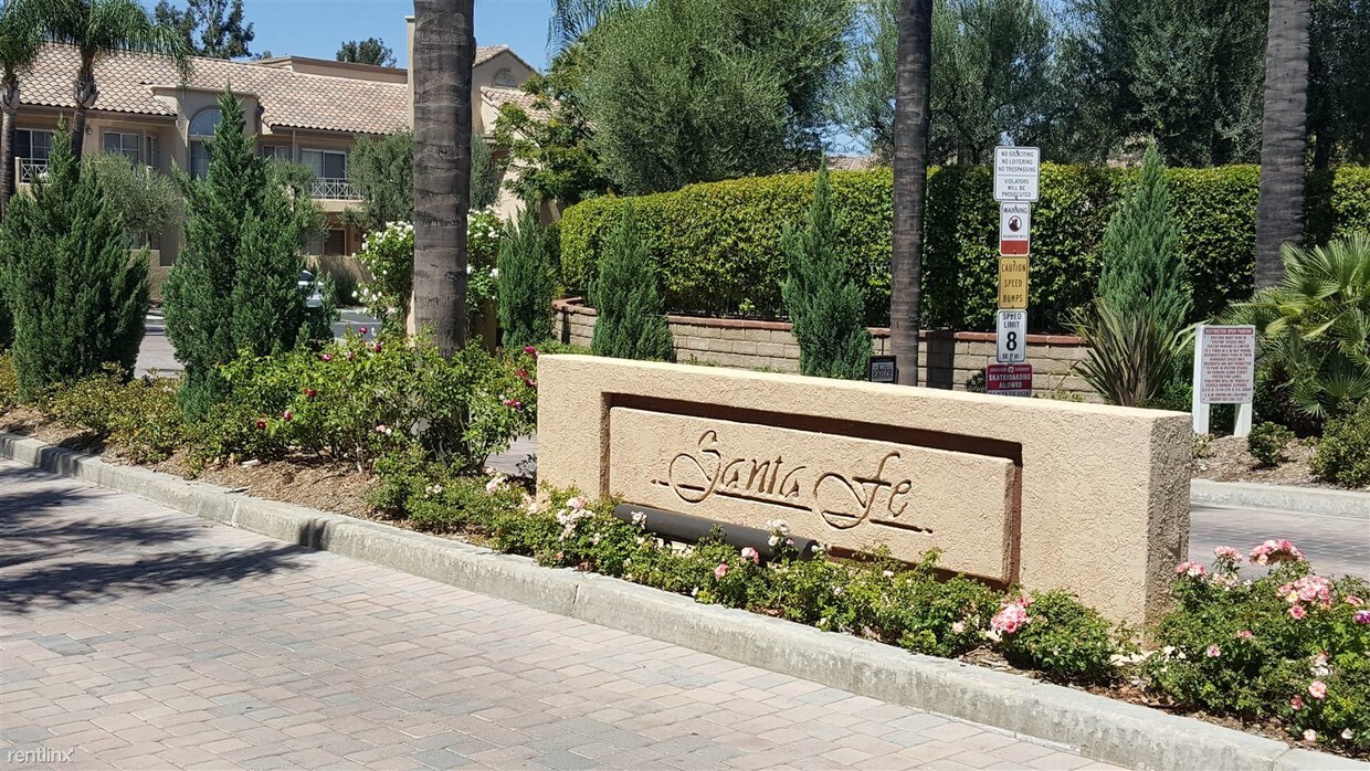 Building Photo - 23731 Del Monte Dr