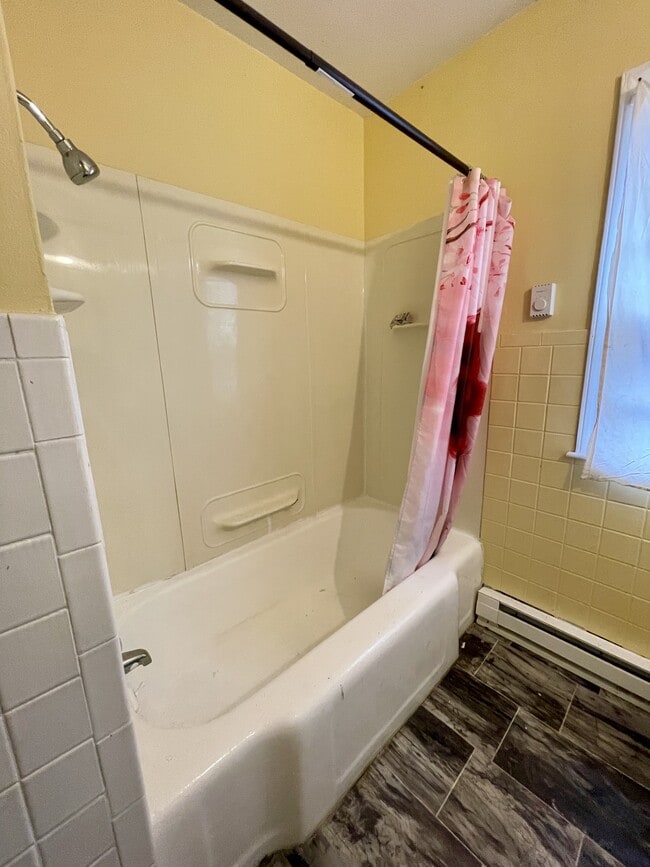 Building Photo - 917 Huey St