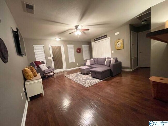 Building Photo - 342 Mertle Dr