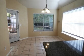 Building Photo - 123 N Acacia Park Cir