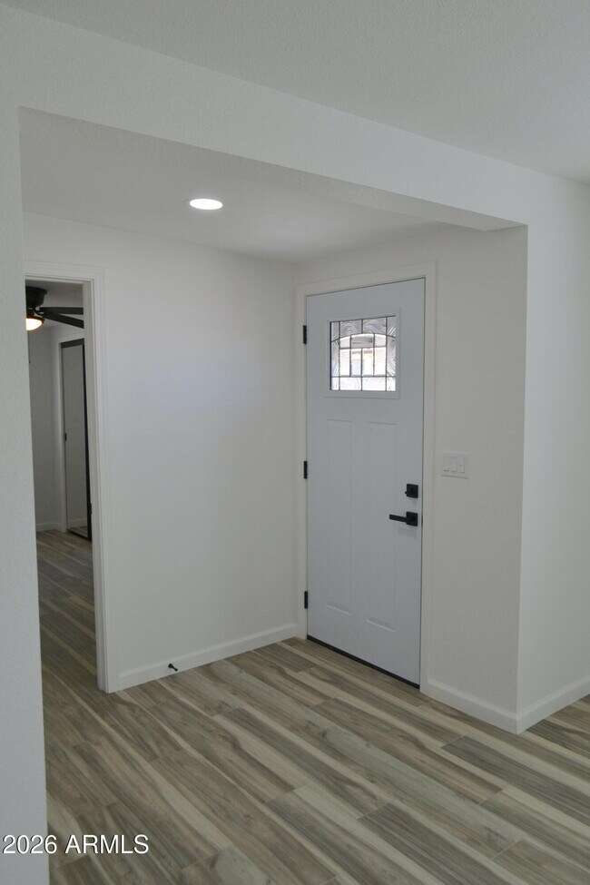 Foto del edificio - 44 N Mountain Rd