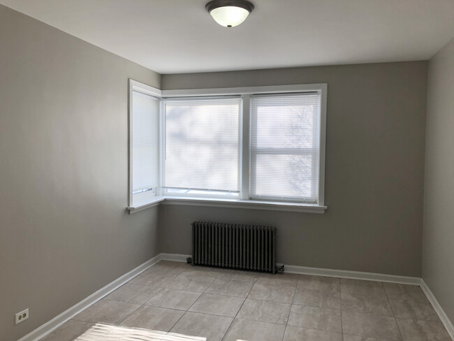 Building Photo - 434 Elmwood Ave