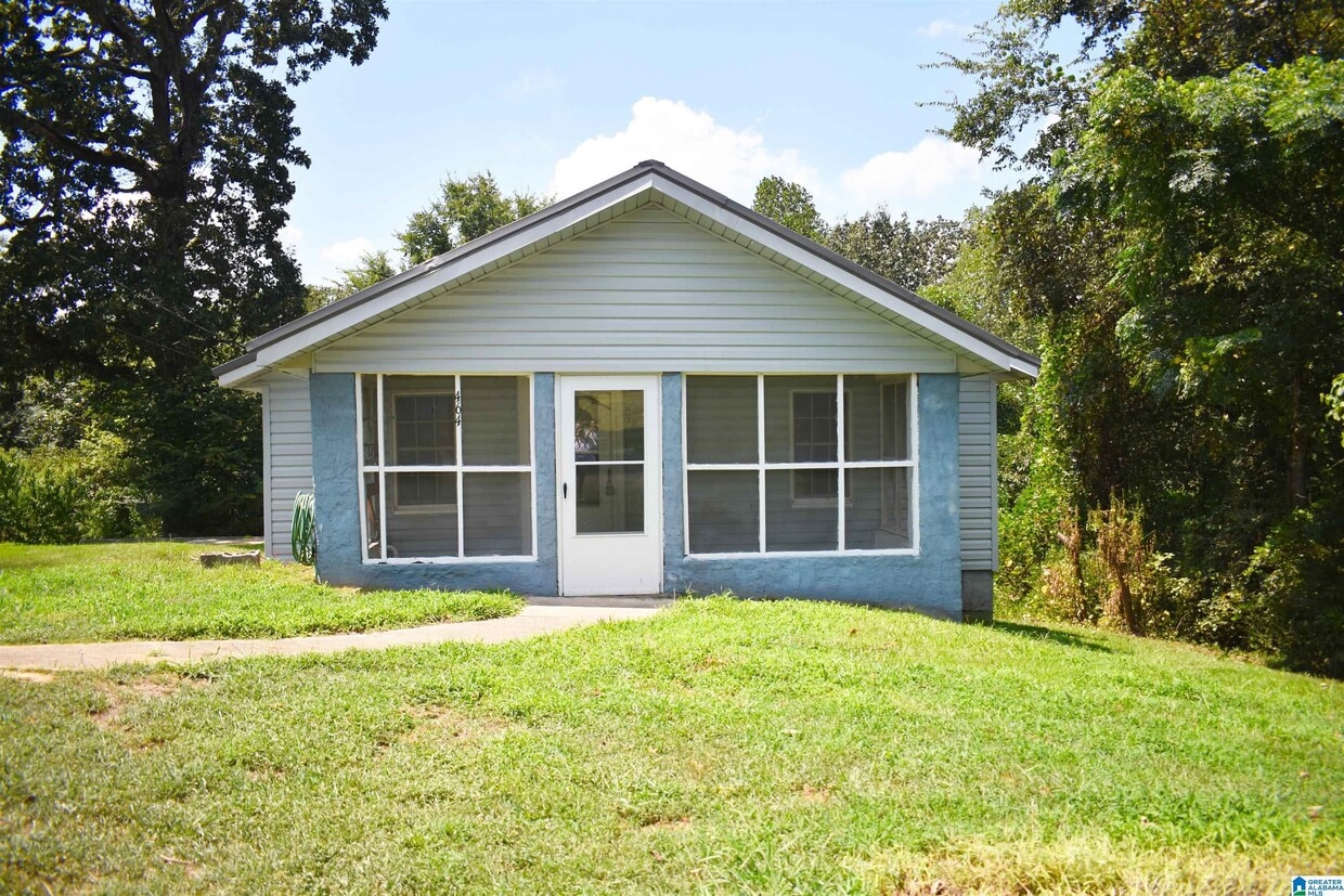 Foto principal - 464 2nd St SW