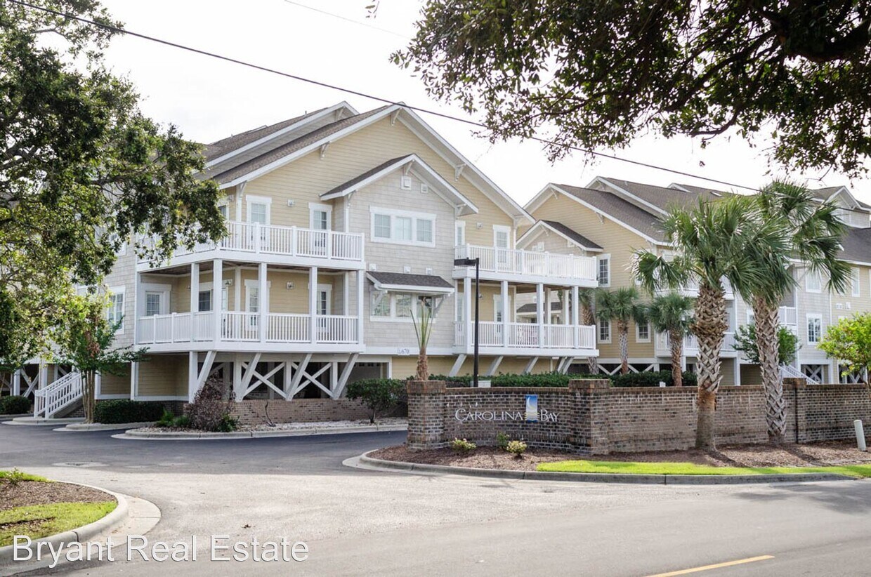 Primary Photo - 3 br, 2 bath House - 670 St. Joseph Street...