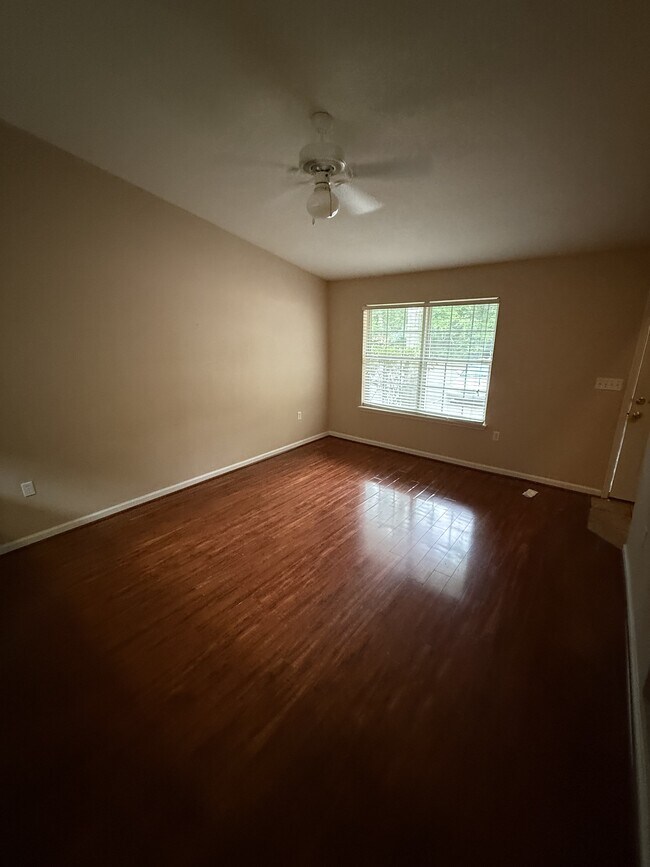 Foto del edificio - 2738 W Tharpe St