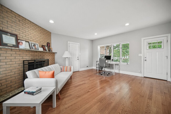 Building Photo - 9157 S Avers Ave