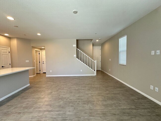 Building Photo - Brand New Home