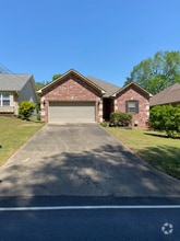 Building Photo - 305 Lakeside Rd