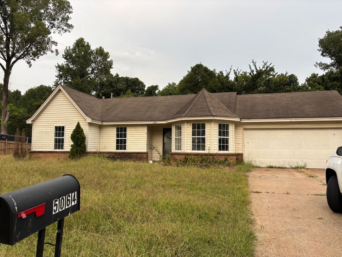 Foto principal - 5064 Bowdoin Dr