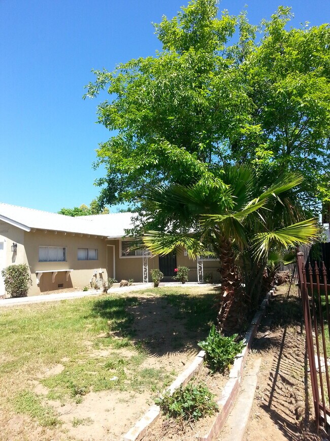 Building Photo - REDUCED!!!