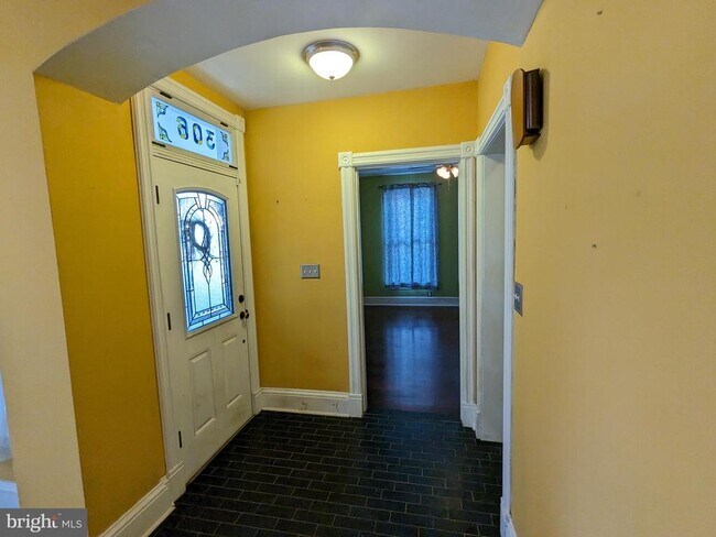 Foto del edificio - 306 N Locust St