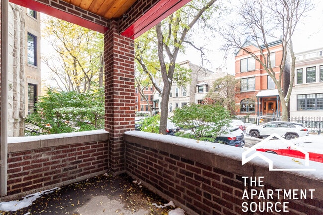 Foto del edificio - 1019 W Oakdale Ave