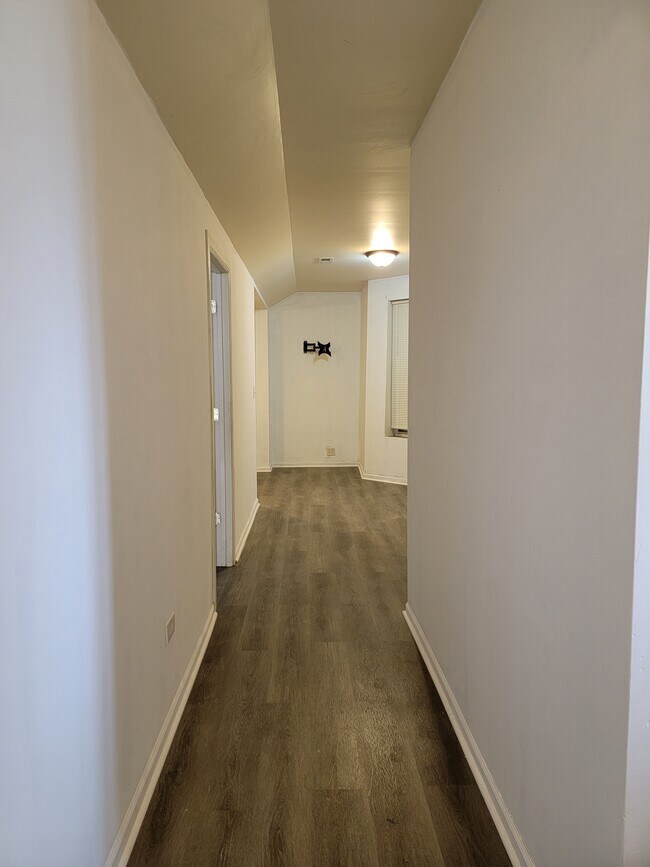 Building Photo - 1802 S Saint Louis Ave
