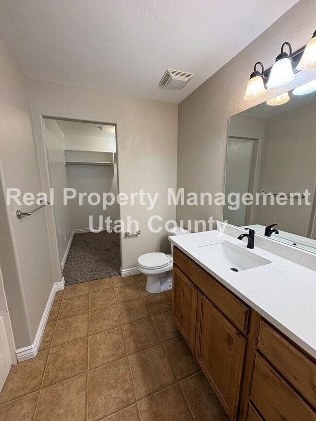 Foto del edificio - Beautiful Condo in Pleasant Grove