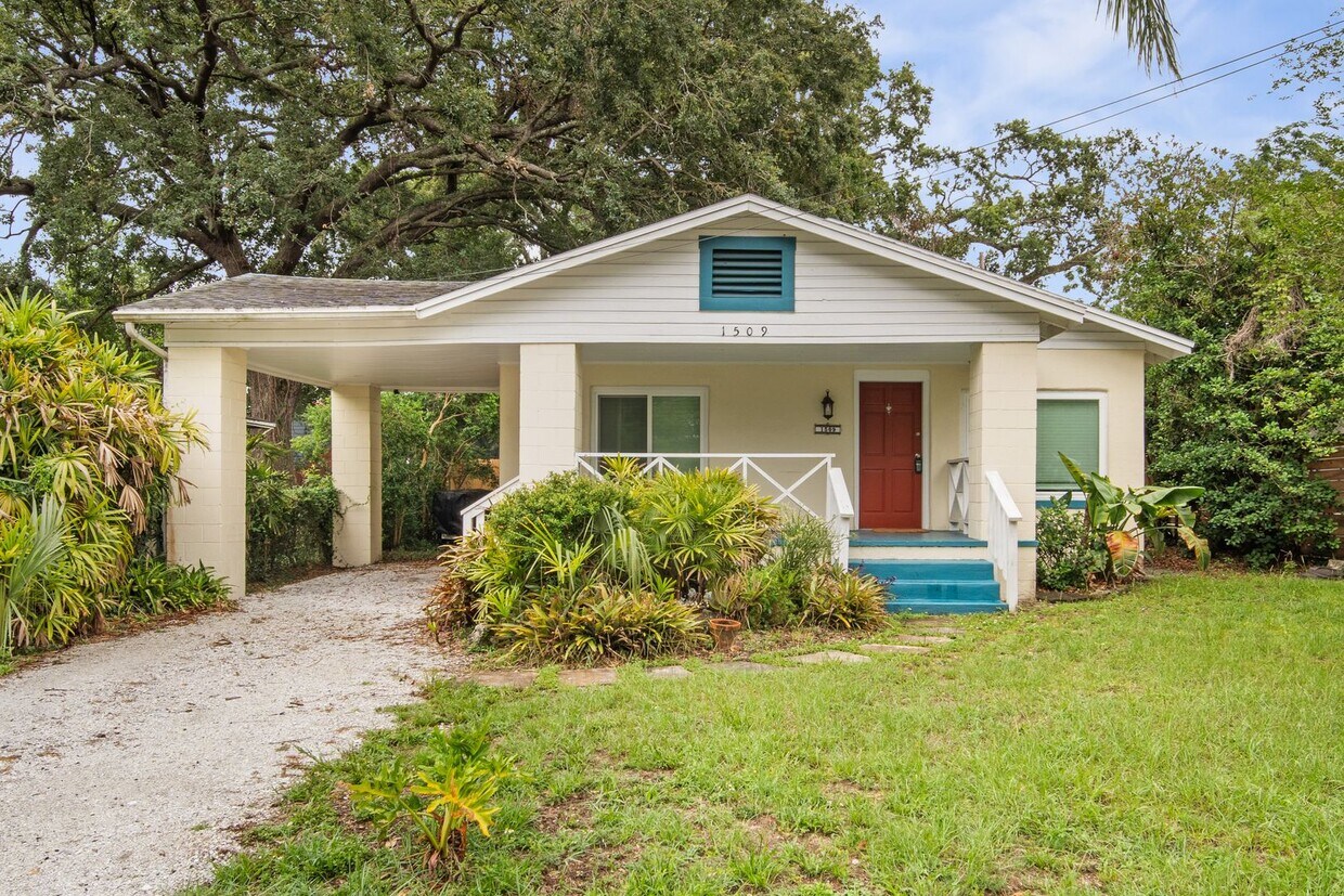 Primary Photo - Spacious 2-Bedroom Home with Front Porch, ...