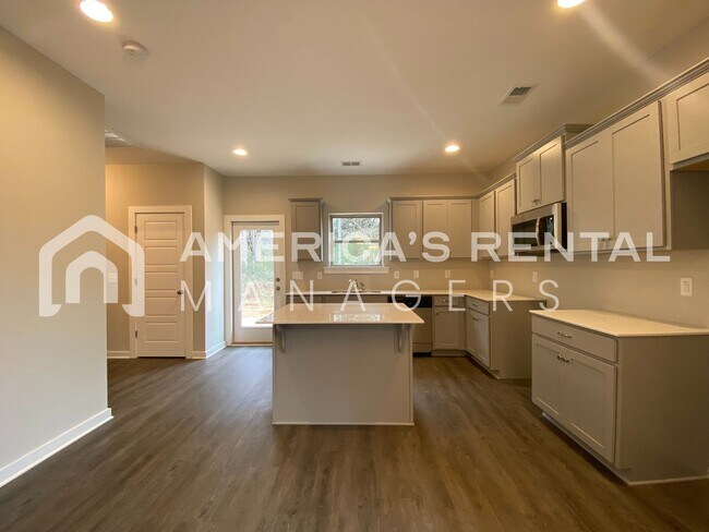 Foto del edificio - 7952 St.James Dr
