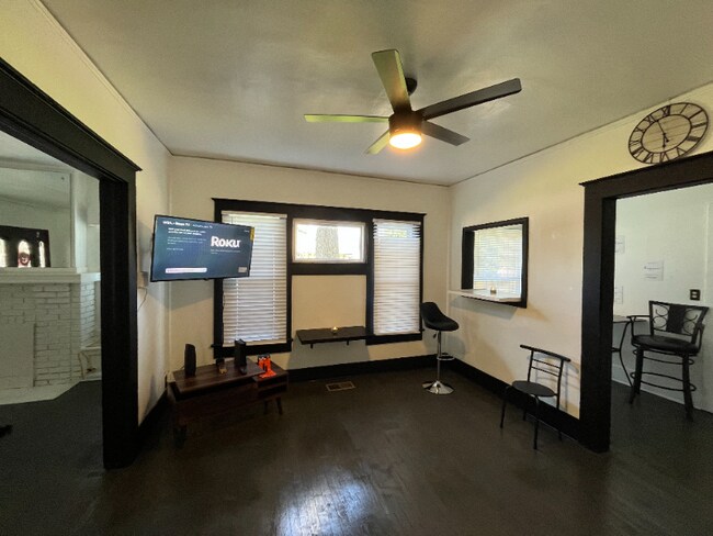 Foto del edificio - 913 6th St SW