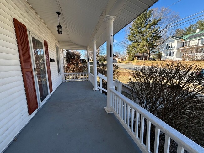 Building Photo - 14 W Carrollton Ave