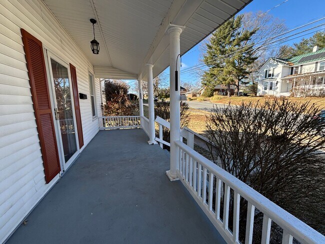 Foto del edificio - 14 W Carrollton Ave