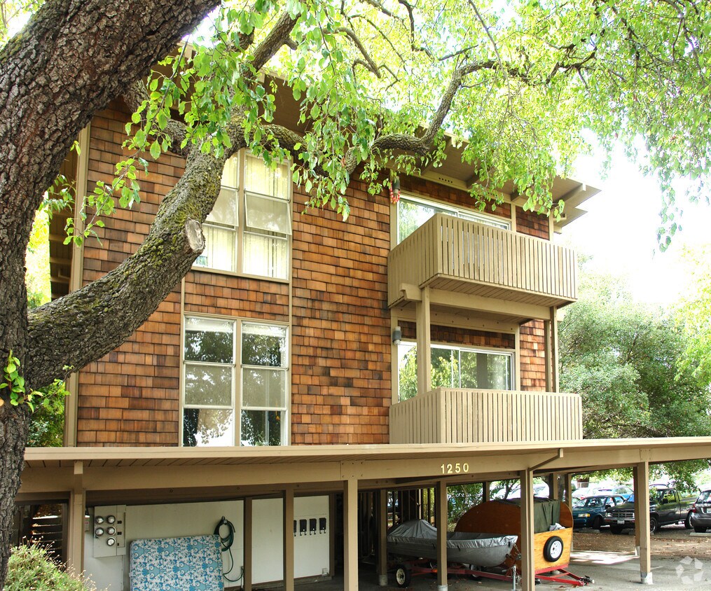 Primary Photo - 1250 Escobar St