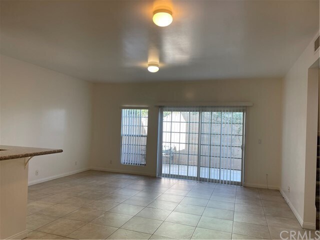 Foto del edificio - 22915 Arlington Ave