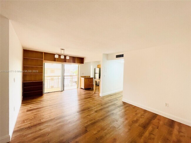 Building Photo - 6444 Collins Ave